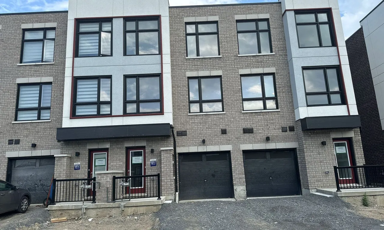 9 Pegler St, Ajax, ON L1S 7M3