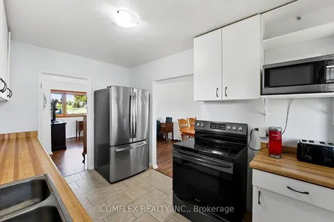 1361 Cedar St, Oshawa, ON L1J 3S4