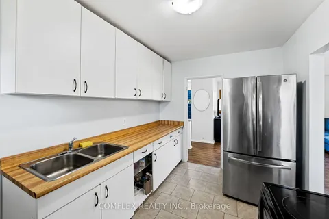 1361 Cedar St, Oshawa, ON L1J 3S4