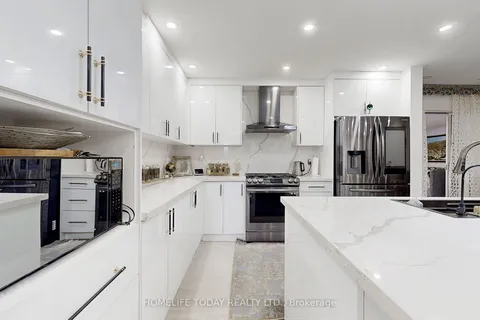 329 Fairview Dr, Whitby, ON L1N 3A7