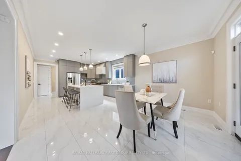 732 Hillview Cres, Pickering, ON L1W 2R8