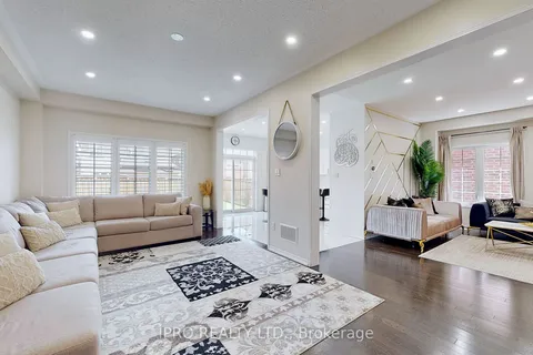 1733 FREDERICK MASON Dr, Oshawa, ON L1H 8L7