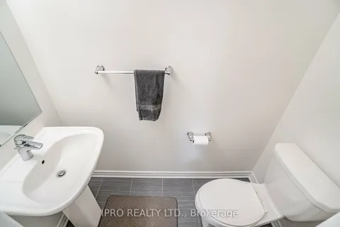 48 Porcelain Way, Whitby, ON L1R 0R6