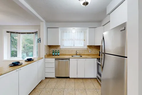 690 Adelaide Ave, Oshawa, ON L1G 2A8