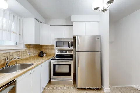 690 Adelaide Ave, Oshawa, ON L1G 2A8