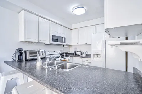 135 Homestead Rd, Toronto, ON M1E 3S1