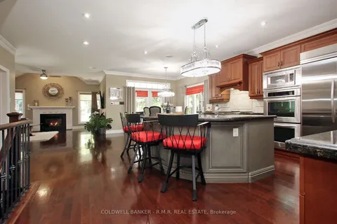 175 Tormina Blvd, Whitby, ON L1R 3R5