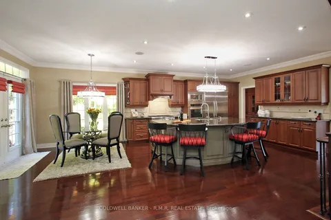175 Tormina Blvd, Whitby, ON L1R 3R5