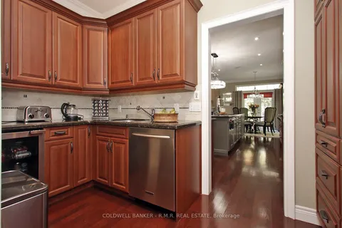 175 Tormina Blvd, Whitby, ON L1R 3R5