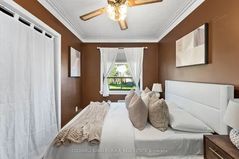 1357 Park Rd, Oshawa, ON L1J 4K3