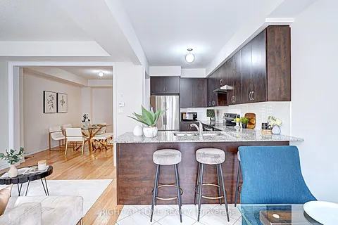 17 Coho Dr, Whitby, ON L1P 0K6