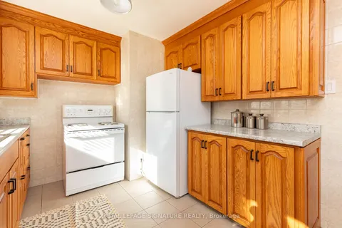 40 Hart Ave, Toronto, ON M1K 3H1