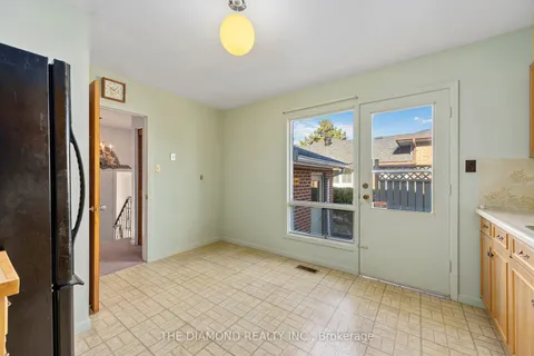 3 Batterswood Dr, Toronto, ON M1T 1S2