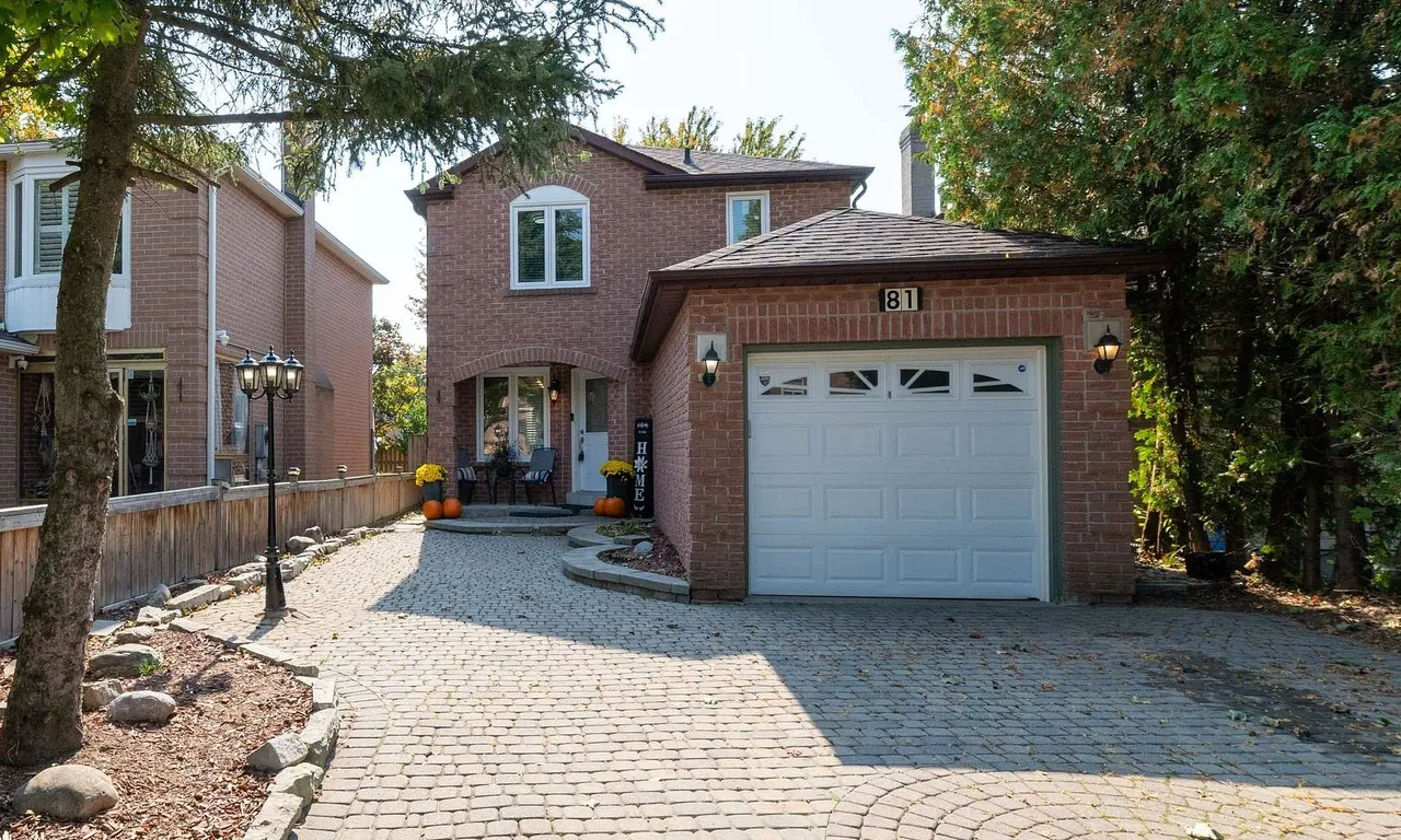 81 Chatfield Dr, Ajax, ON L1T 2J4