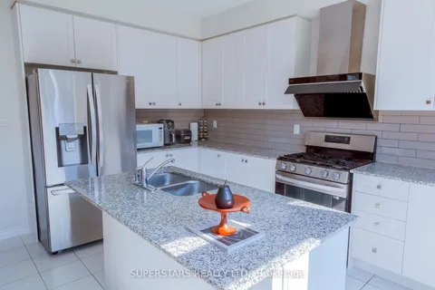 123 Micklefield Ave, Whitby, ON L1P 0L3