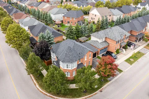 65 Seward Cres, Ajax, ON L1Z 2B9