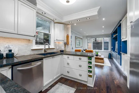 109 Hamilton St, Toronto, ON M4M 2C7