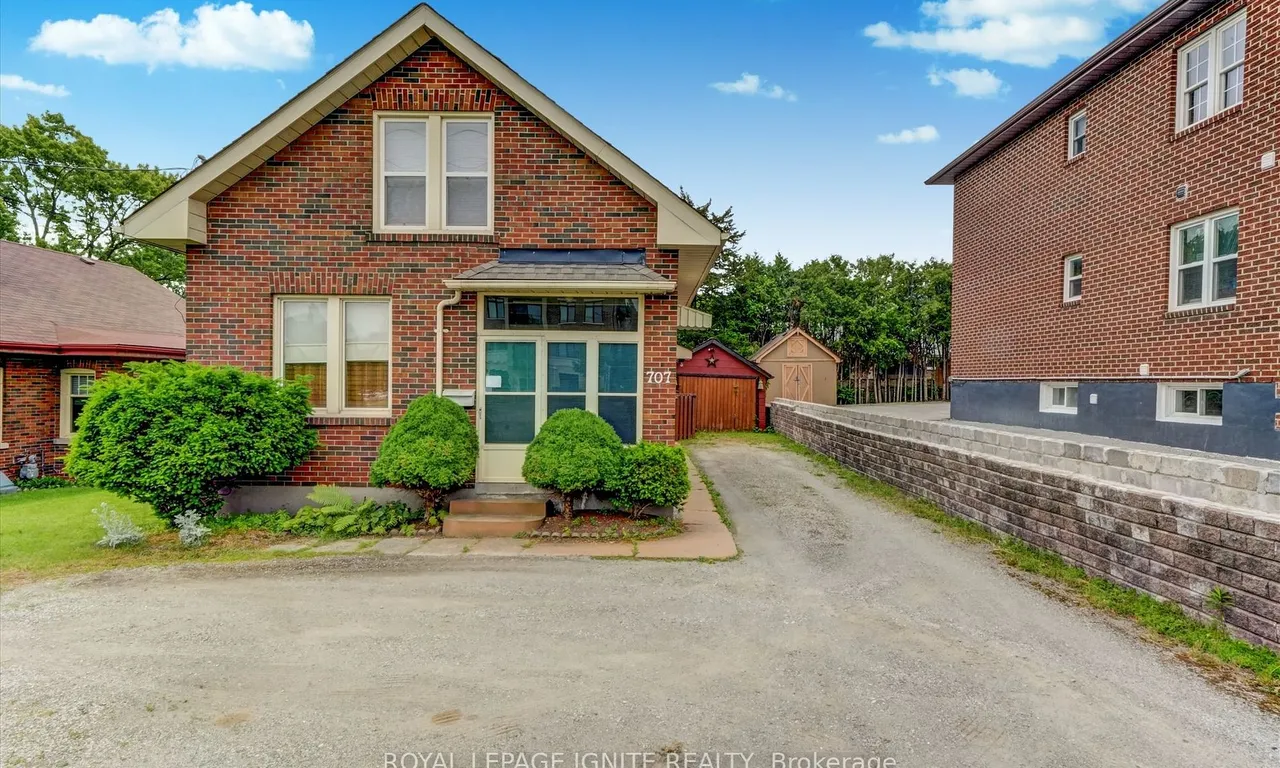 707 King St, Oshawa, ON L1J 2L2