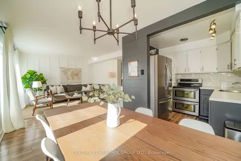 8 Dogwood Cres, Toronto, ON M1P 3N6