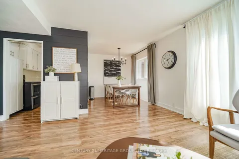 8 Dogwood Cres, Toronto, ON M1P 3N6