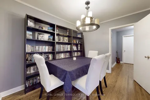 29 Love Cres, Toronto, ON M4E 1V6