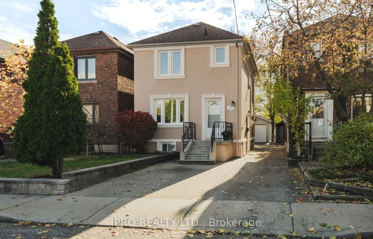 121 Memorial Park Ave, Toronto, ON M4J 2K2