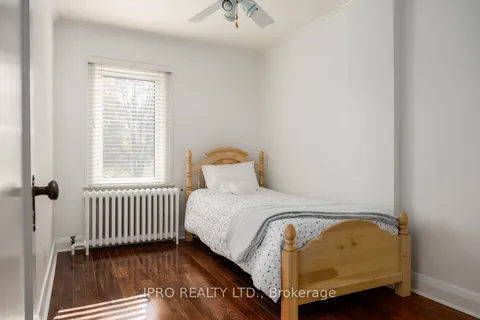 121 Memorial Park Ave, Toronto, ON M4J 2K2