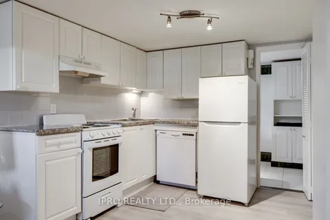 121 Memorial Park Ave, Toronto, ON M4J 2K2