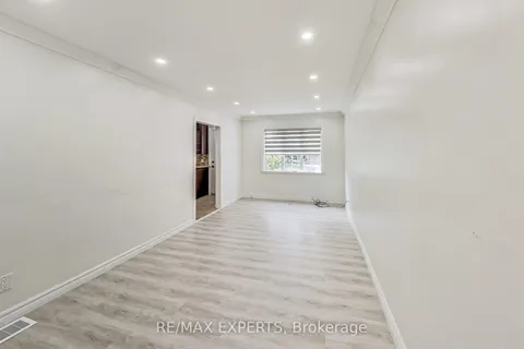 741 Hillview Cres, Pickering, ON L1W 2R9