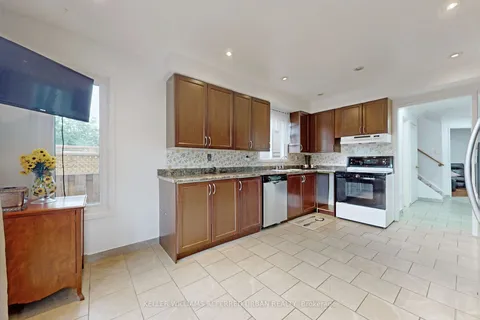 1892 Ashford Dr, Pickering, ON L1V 6C4