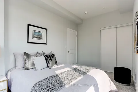 2821 Whites Rd, Pickering, ON L0H 1J0