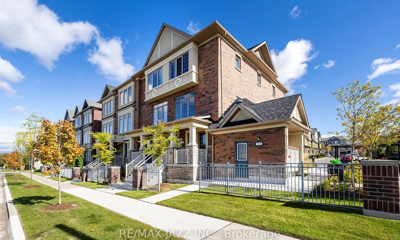 517 Old Harwood Ave, Ajax, ON L1Z 0V2