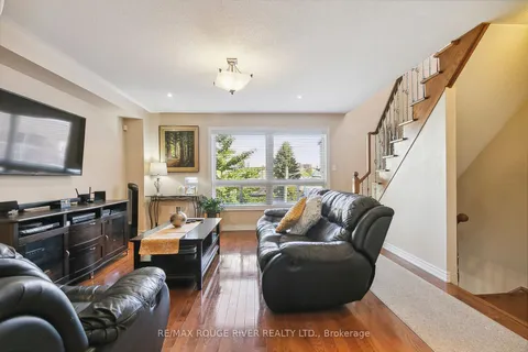 5 Ignatius Lane, Toronto, ON M1E 0A3