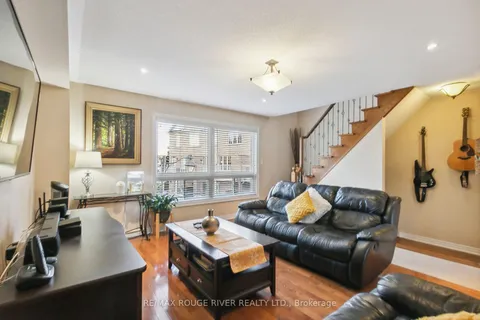 5 Ignatius Lane, Toronto, ON M1E 0A3