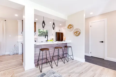 560 Tennyson Ave, Oshawa, ON L1H 3J8