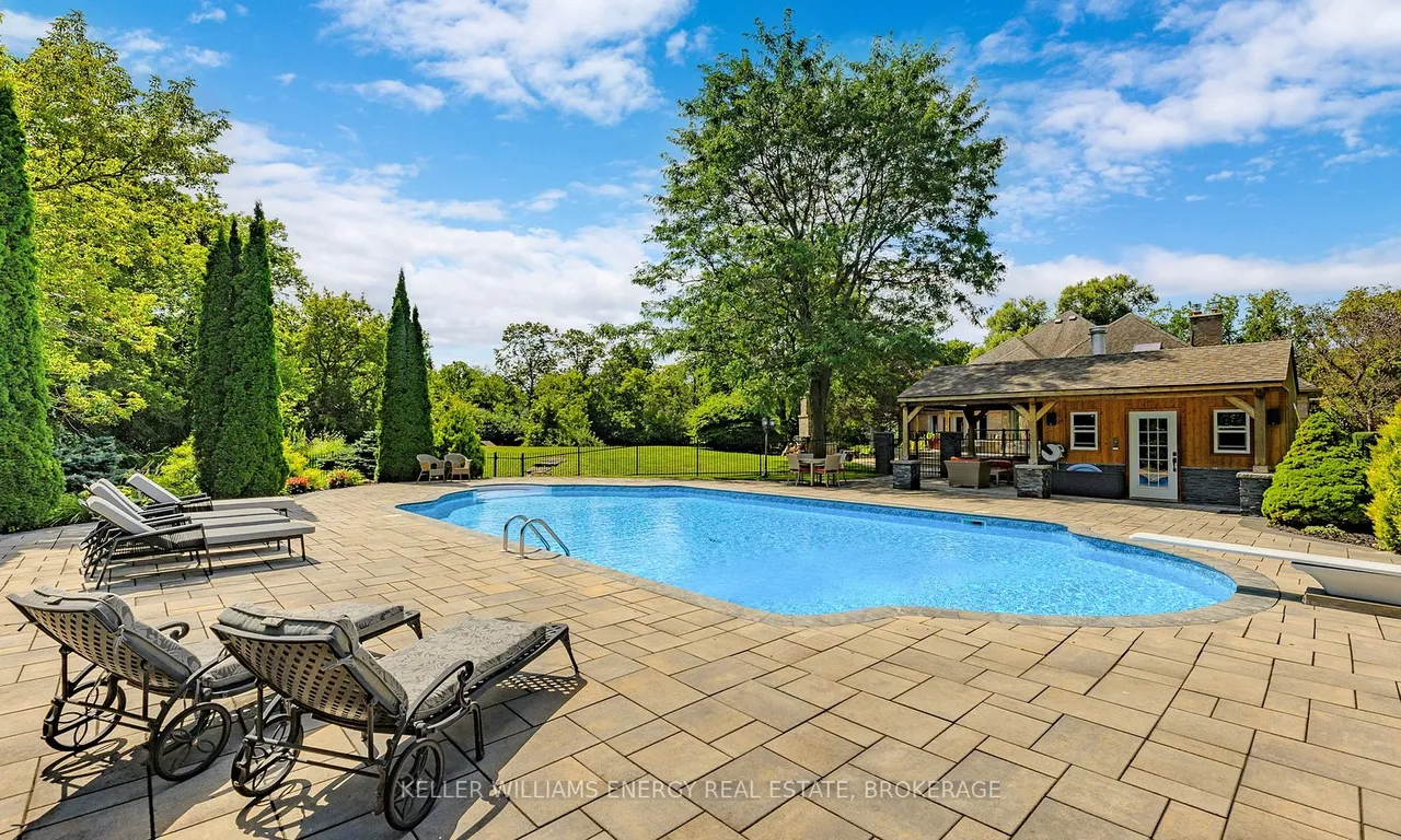 5 McNamara Crt, Ajax, ON L1T 4W6