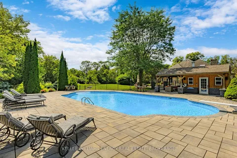 5 McNamara Crt, Ajax, ON L1T 4W6