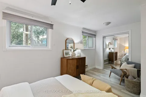 1288 Sunningdale Ave, Oshawa, ON L1H 8G7