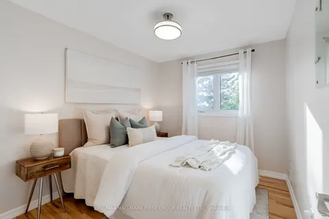 24 Habitant Cres, Whitby, ON L1P 1E2