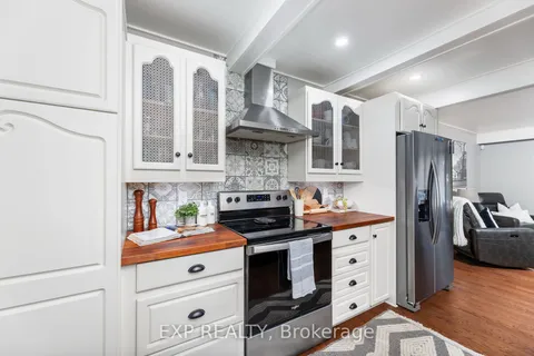 1177 Mohawk St, Oshawa, ON L1G 7B7