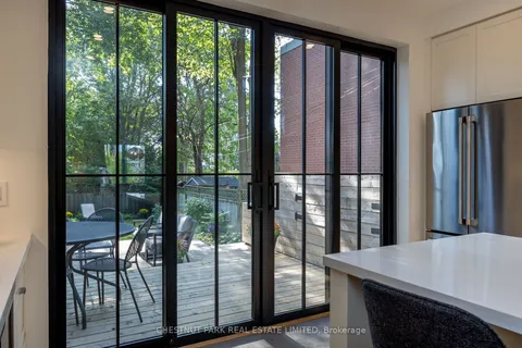 3 Selkirk St, Toronto, ON M4J 1T3