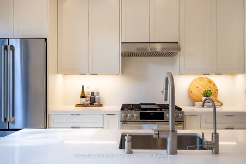 3 Selkirk St, Toronto, ON M4J 1T3