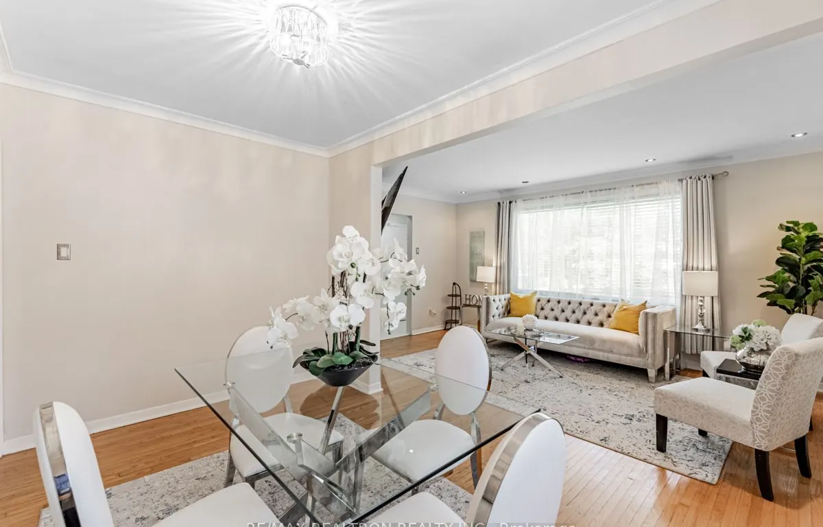 101 Flora Dr, Toronto, ON M1P 1A7