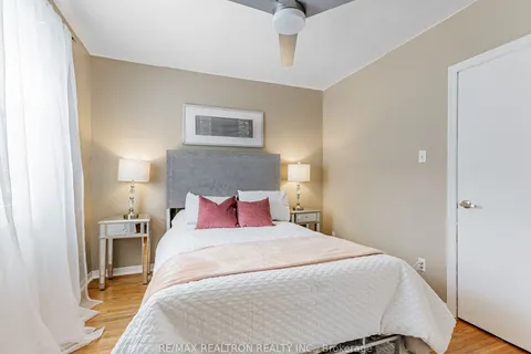 101 Flora Dr, Toronto, ON M1P 1A7