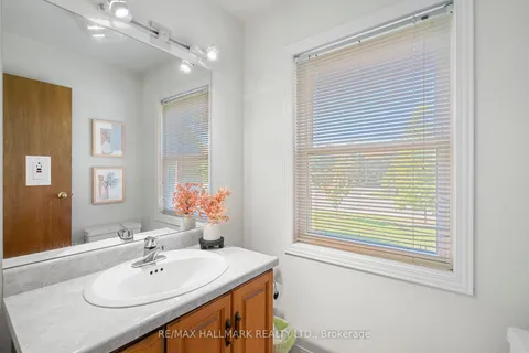 1 Squires Ave, Toronto, ON M4B 2R2