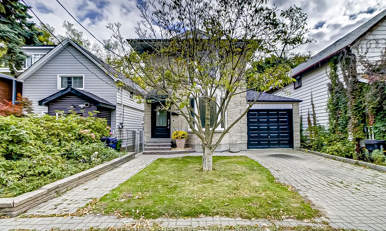 2239 Gerrard St, Toronto, ON M4E 2C9