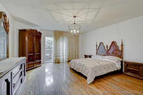 2239 Gerrard St, Toronto, ON M4E 2C9