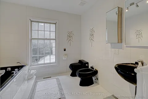 2239 Gerrard St, Toronto, ON M4E 2C9