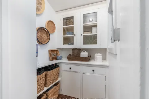 28 Juniper Ave, Toronto, ON M4L 1S3