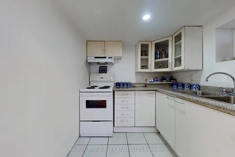 92 Eastville Avenue, ON M2M 2N9